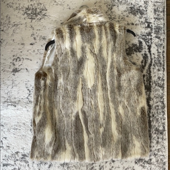 BCBGeneration Faux Fur Vest - Picture 2 of 4
